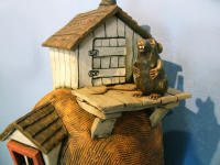 Ceramic sculpture by artist Iver Hennig, Detail